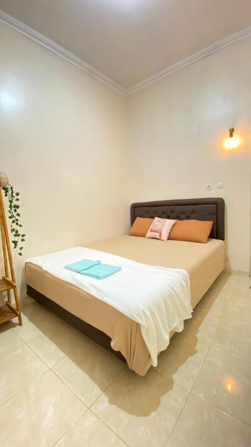 Et Malio Stay & Travel Malioboro Pusat Kota Yogyakarta Esterno foto
